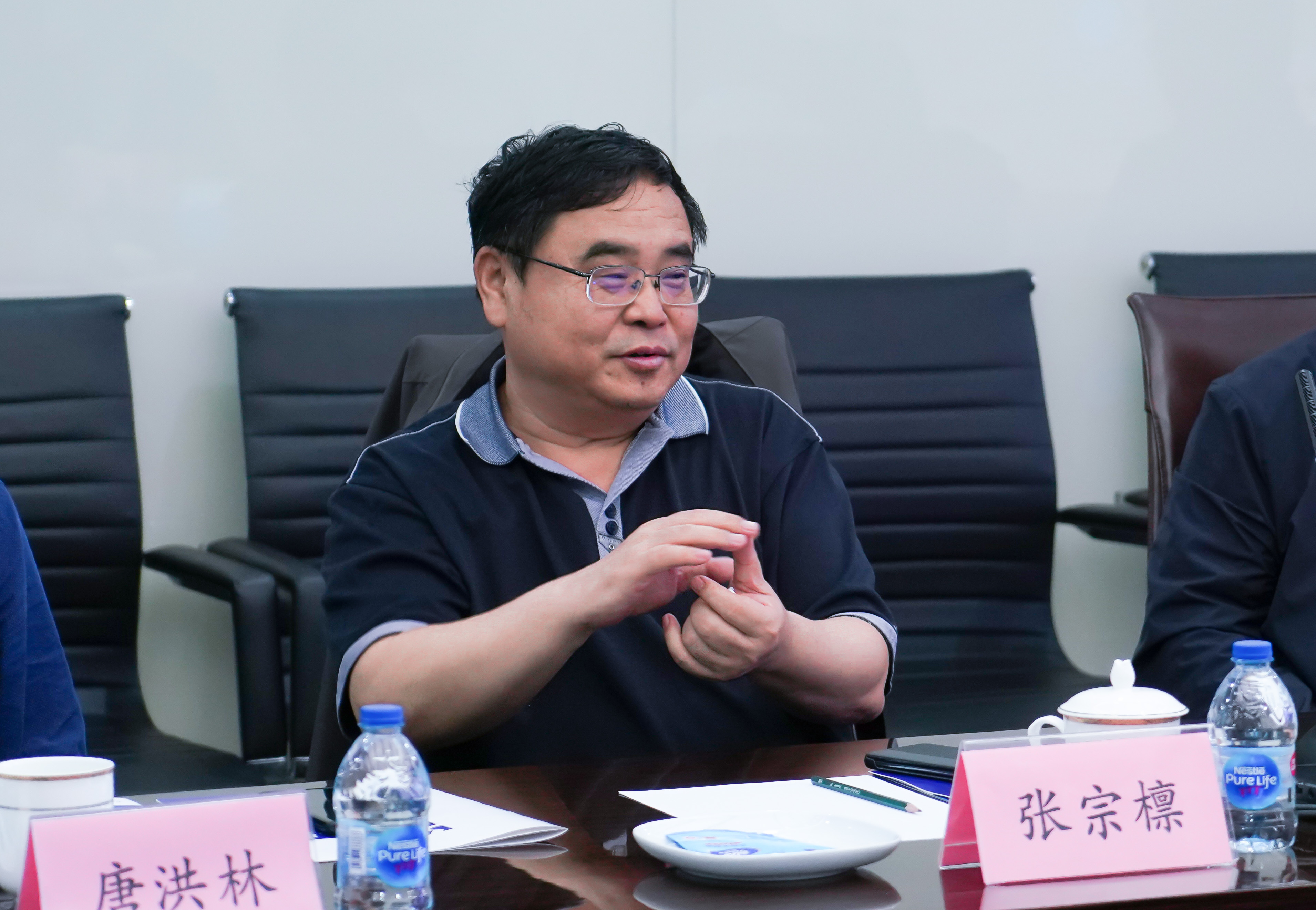 中石化成功石油工程公司张宗檩书记一行光临js1996官网参观互换(图4) 中石化成功石油工程公司张宗檩书记一行光临js1996官网参观互换(图4)