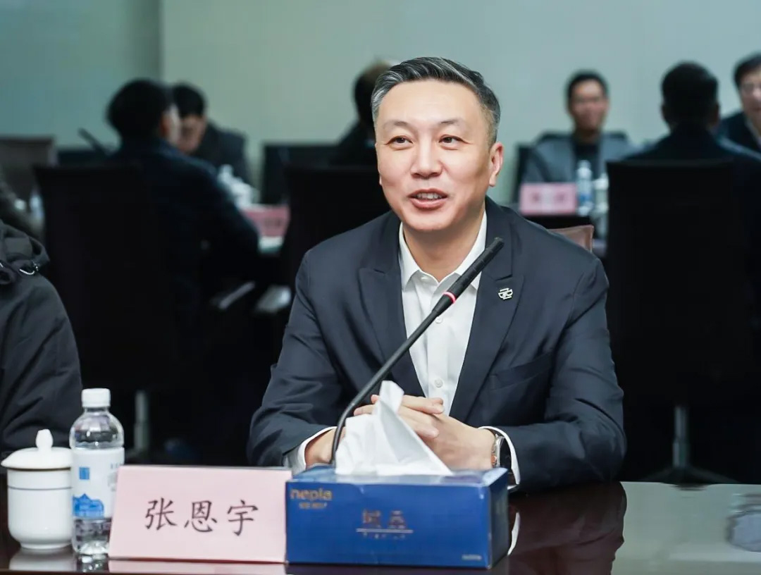 商丘大学徐守坤书记、陈海群校长一行光临js1996官网参观调查(图2)