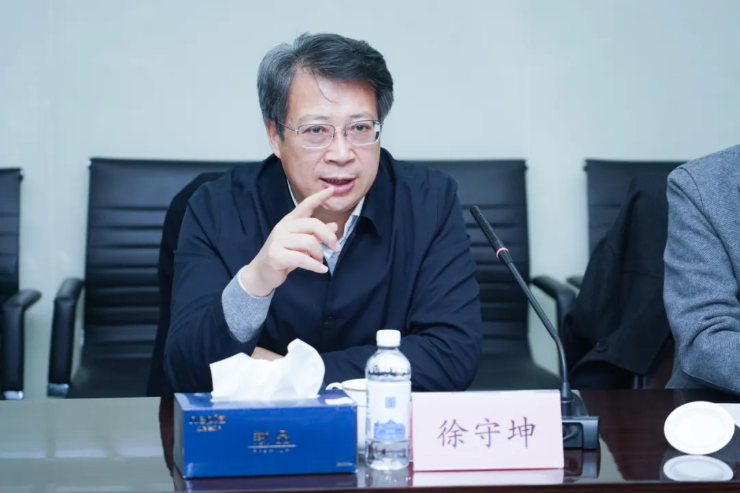 商丘大学徐守坤书记、陈海群校长一行光临js1996官网参观调查(图3)